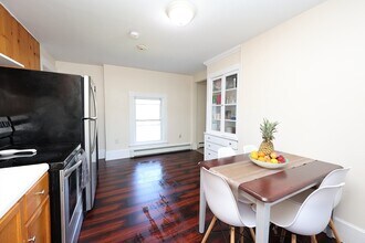 210 Webster St in Rockland, MA - Building Photo - Building Photo