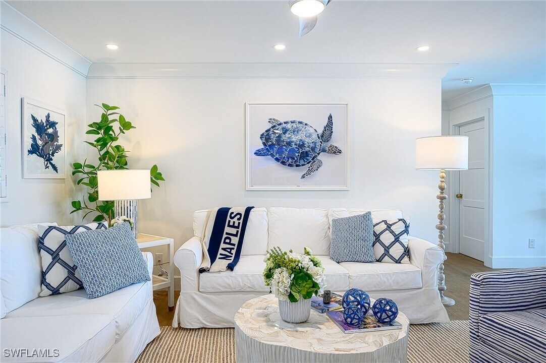 343 Conners Ave in Naples, FL - Building Photo