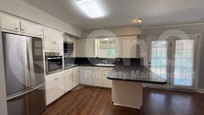 8347 Lullwater Dr in Dallas, TX - Building Photo - Building Photo