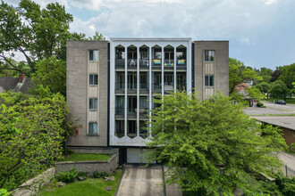 Saxon House in Toledo, OH - Building Photo - Building Photo