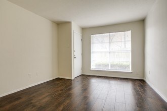 Reagan Terrace Apartments in Dallas, TX - Building Photo - Building Photo