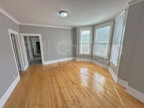7321 S Coles Ave in Chicago, IL - Building Photo - Building Photo