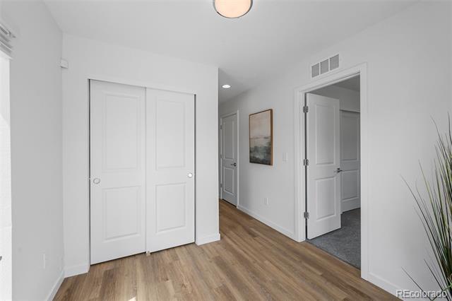 1304 Akron St in Aurora, CO - Building Photo