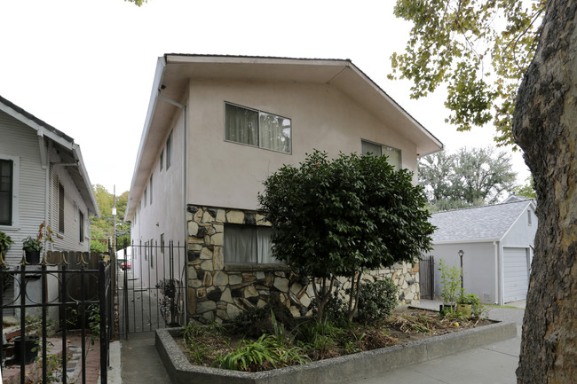 1621 U St in Sacramento, CA - Foto de edificio - Building Photo