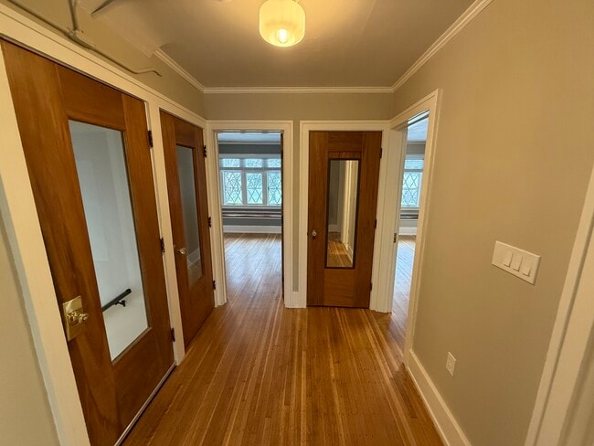 1160 Monroe Ave, Unit Apt B in Rochester, NY - Building Photo - Building Photo