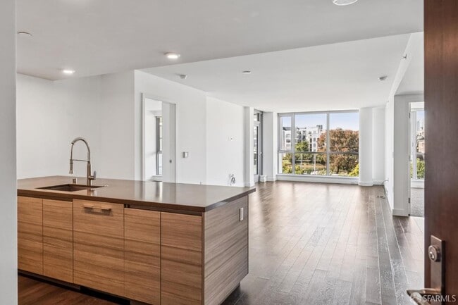 property at 718 Long Bridge St