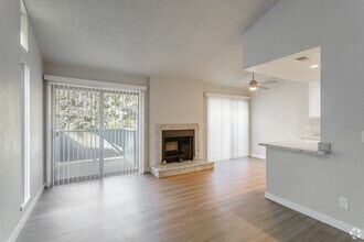 Promenade Park Apartments in Roseville, CA - Foto de edificio - Building Photo