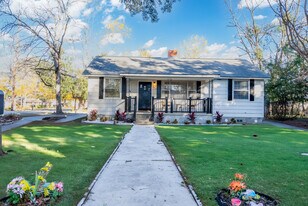 102 Evora St in Port Wentworth, GA - Building Photo