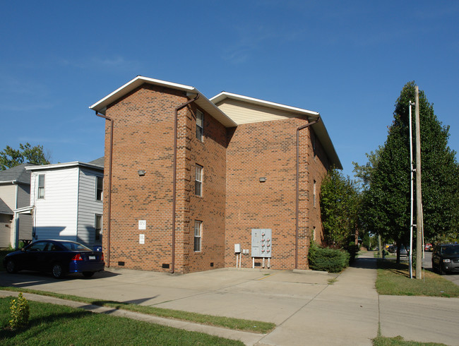 University Suites in Huntington, WV - Building Photo - Building Photo