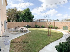 7311-7315 Jaboneria Rd. in Bell Gardens, CA - Foto de edificio - Building Photo