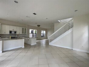 3316 W 98th Pl in Hialeah, FL - Building Photo - Building Photo