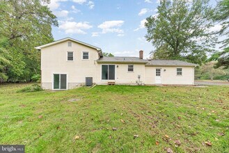 321 Sun Park Ln in Huntingtown, MD - Building Photo - Building Photo