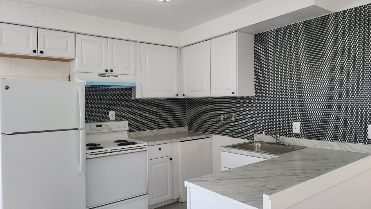 2937 Stewart Ave in Las Vegas, NV - Building Photo