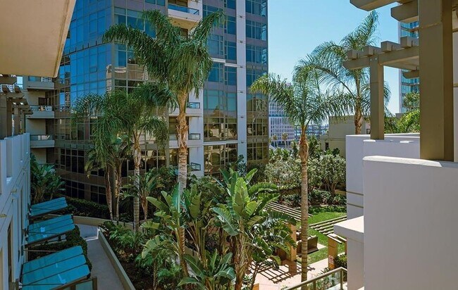 700 W E, Unit 513 in San Diego, CA - Foto de edificio - Building Photo