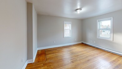 22-24 Kelley Ct, Unit 24 in Boston, MA - Foto de edificio - Building Photo