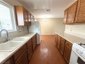 4833 Stillwater Ave in Las Vegas, NV - Building Photo - Building Photo
