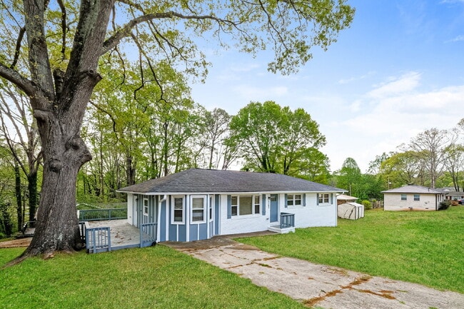 5362 Montezuma Dr in Mableton, GA - Building Photo - Building Photo