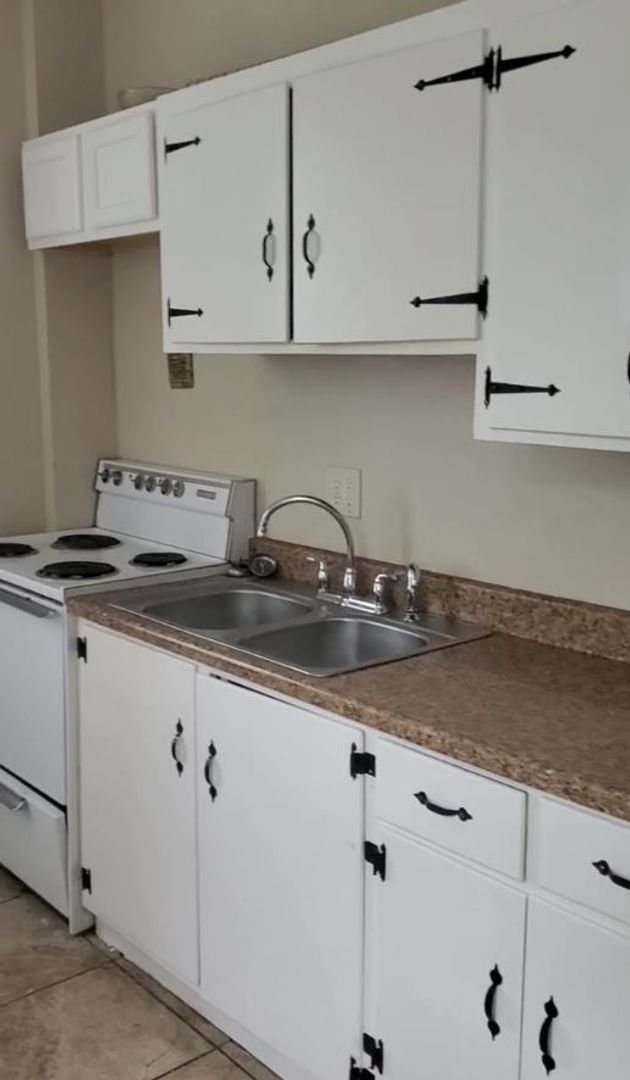 1547 Dixmont Ave in Cincinnati, OH - Building Photo - Building Photo