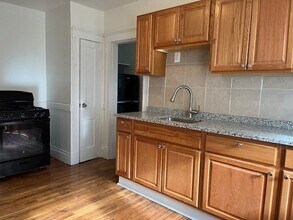 524 Hyde Park Ave in Boston, MA - Building Photo - Building Photo