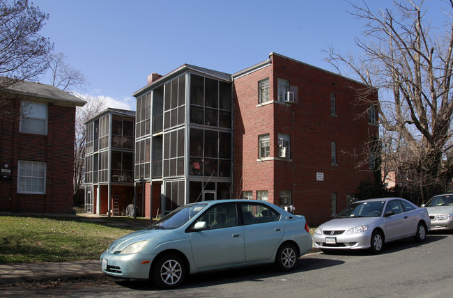 Barton Street Apartments in Arlington, VA - Building Photo - Building Photo