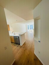 320 Caldecott Ln, Unit 214 in Oakland, CA - Foto de edificio - Building Photo