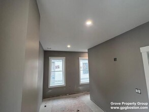 230 Silver St in Boston, MA - Building Photo - Building Photo