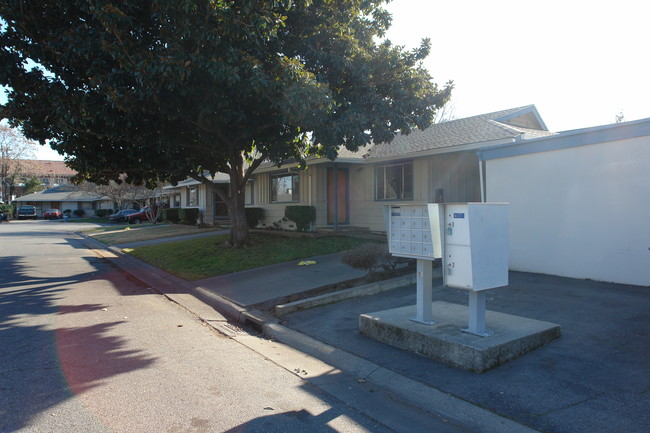 Belvedere Apartments in Chico, CA - Building Photo - Building Photo