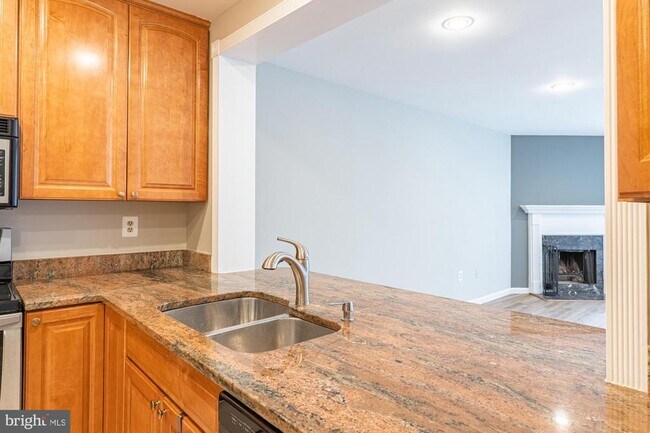 1773 S Hayes St in Arlington, VA - Building Photo - Building Photo