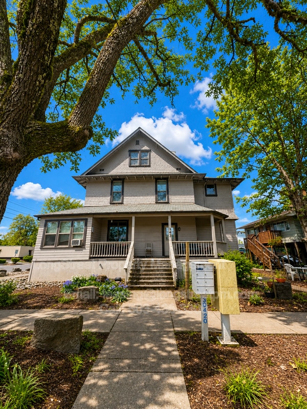 343 NW 8th St