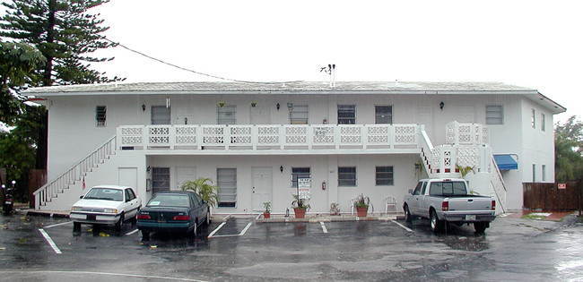 5810 NE 14th Rd in Fort Lauderdale, FL - Building Photo - Building Photo