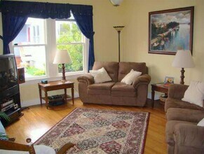 2718 E 22nd St in Austin, TX - Building Photo - Building Photo