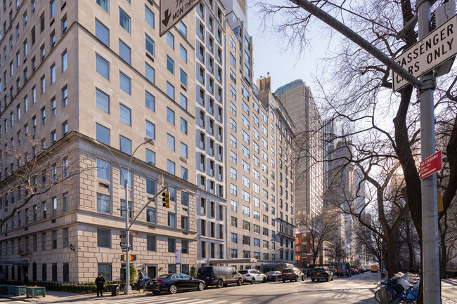 812 5th Ave in New York, NY - Foto de edificio - Building Photo