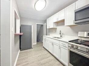 4914 Greencrest Rd in Baltimore, MD - Building Photo - Building Photo