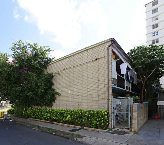 2467 Cleghorn St in Honolulu, HI - Building Photo - Building Photo