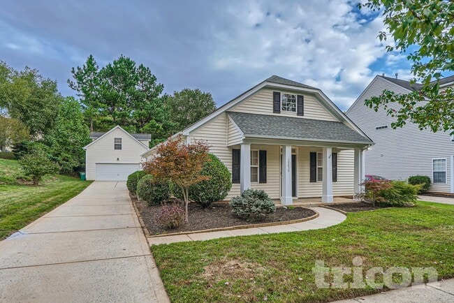 18430 Train Station Dr in Cornelius, NC - Foto de edificio - Building Photo