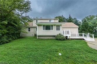 9423 Highland Dr in Brecksville, OH - Building Photo - Building Photo