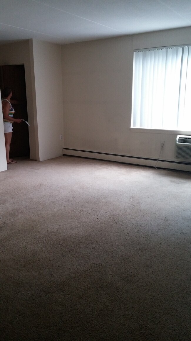 777 Maple Ave Apartments and Nearby Hartford Apartments For Rent