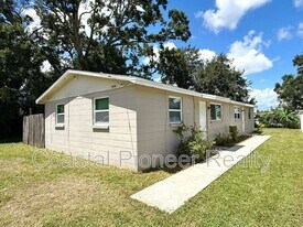 2576 42nd Ave N in St. Petersburg, FL - Building Photo