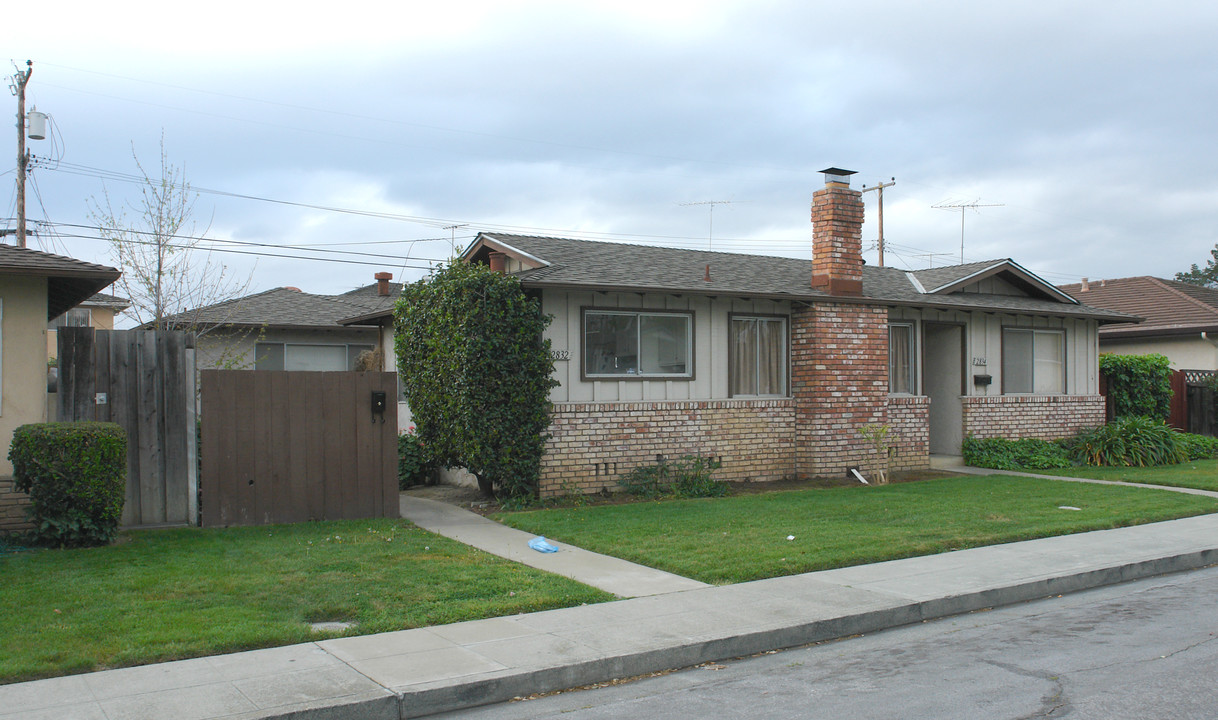 2832-2834 Regnart Way in Santa Clara, CA - Building Photo