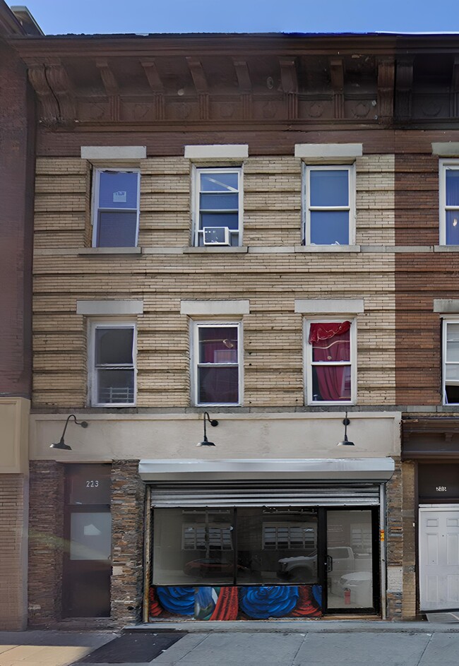 221-223 MLK Dr in Jersey City, NJ - Building Photo - Building Photo