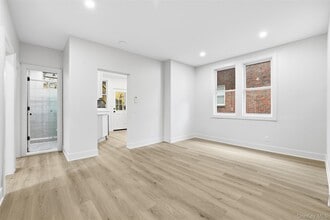 36 Dunwoodie St in Yonkers, NY - Building Photo - Building Photo