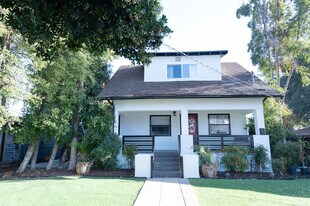 156 W Peoria St in Pasadena, CA - Building Photo