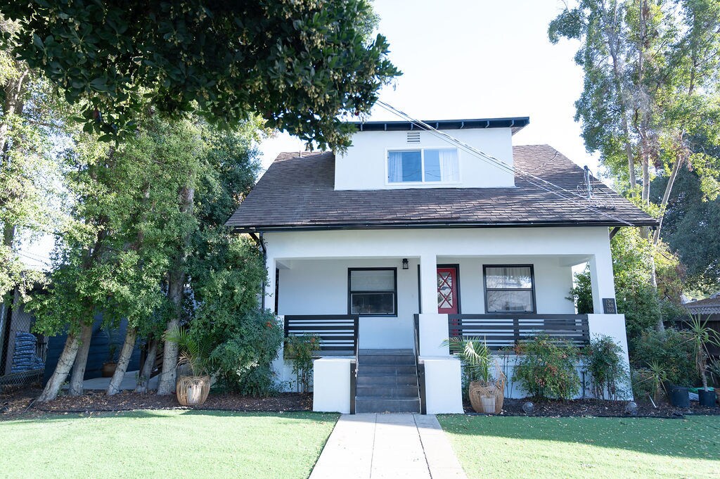 156 W Peoria St in Pasadena, CA - Building Photo