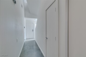 255 Tower St in Las Vegas, NV - Building Photo - Building Photo