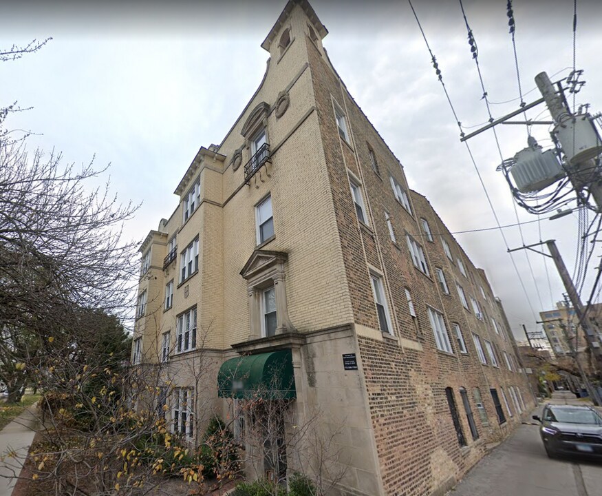 1145 W Morse Ave, Unit 205 in Chicago, IL - Building Photo