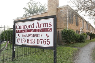 Concord Arms in Houston, TX - Building Photo - Building Photo