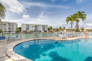 1185 Marseille Dr in Miami Beach, FL - Building Photo