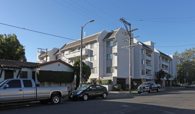 Centennial Apartments in Los Angeles, CA - Foto de edificio - Building Photo