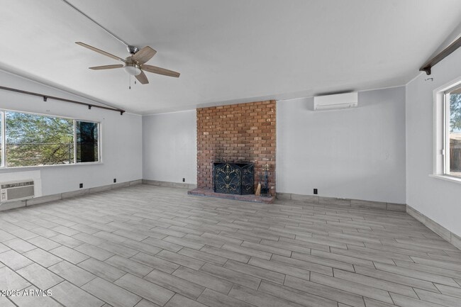 692 W Wickenburg Way in Wickenburg, AZ - Building Photo - Building Photo