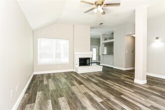 8102 Lake Bend Dr in Rowlett, TX - Building Photo - Building Photo